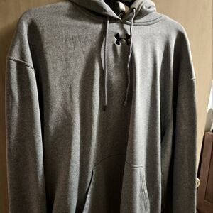 Womens Under Armor hooded Sweatshirt